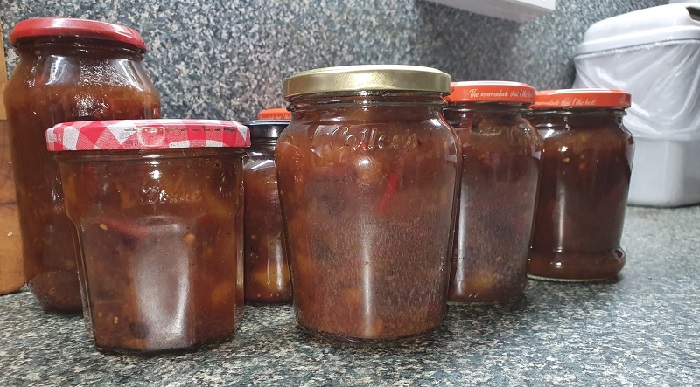 Rhonda’s Famous Spicy Mango Chutney